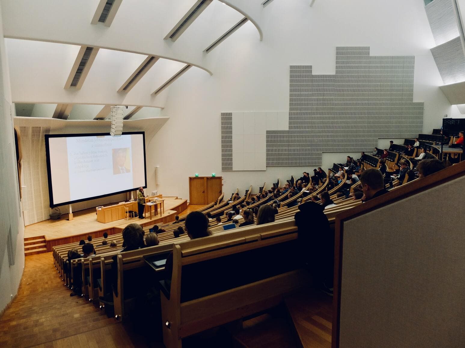 Stationnements près de l'Université du Québec à Montréal