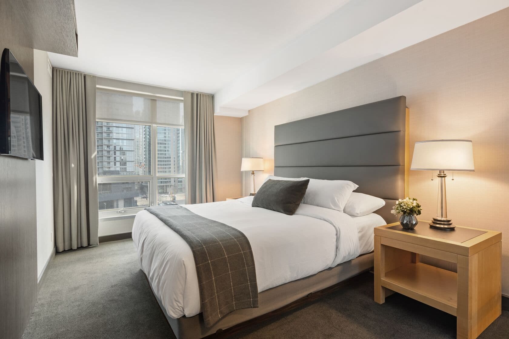 Stationnements près du Hilton Garden Inn Montréal
